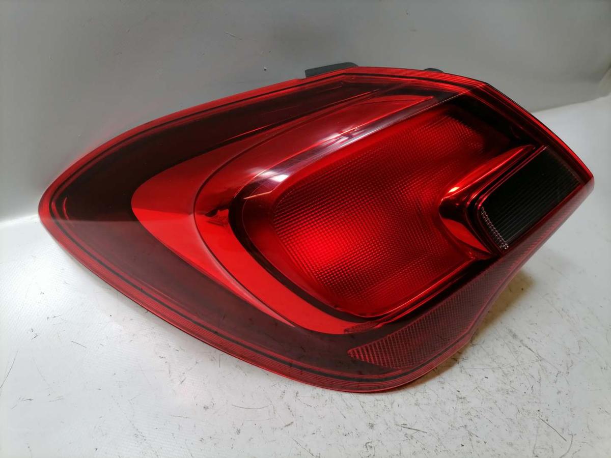 Opel Corsa E original Rücklicht Rückleuchte Schlussleuchte links außen 5-Türer Bj.2017